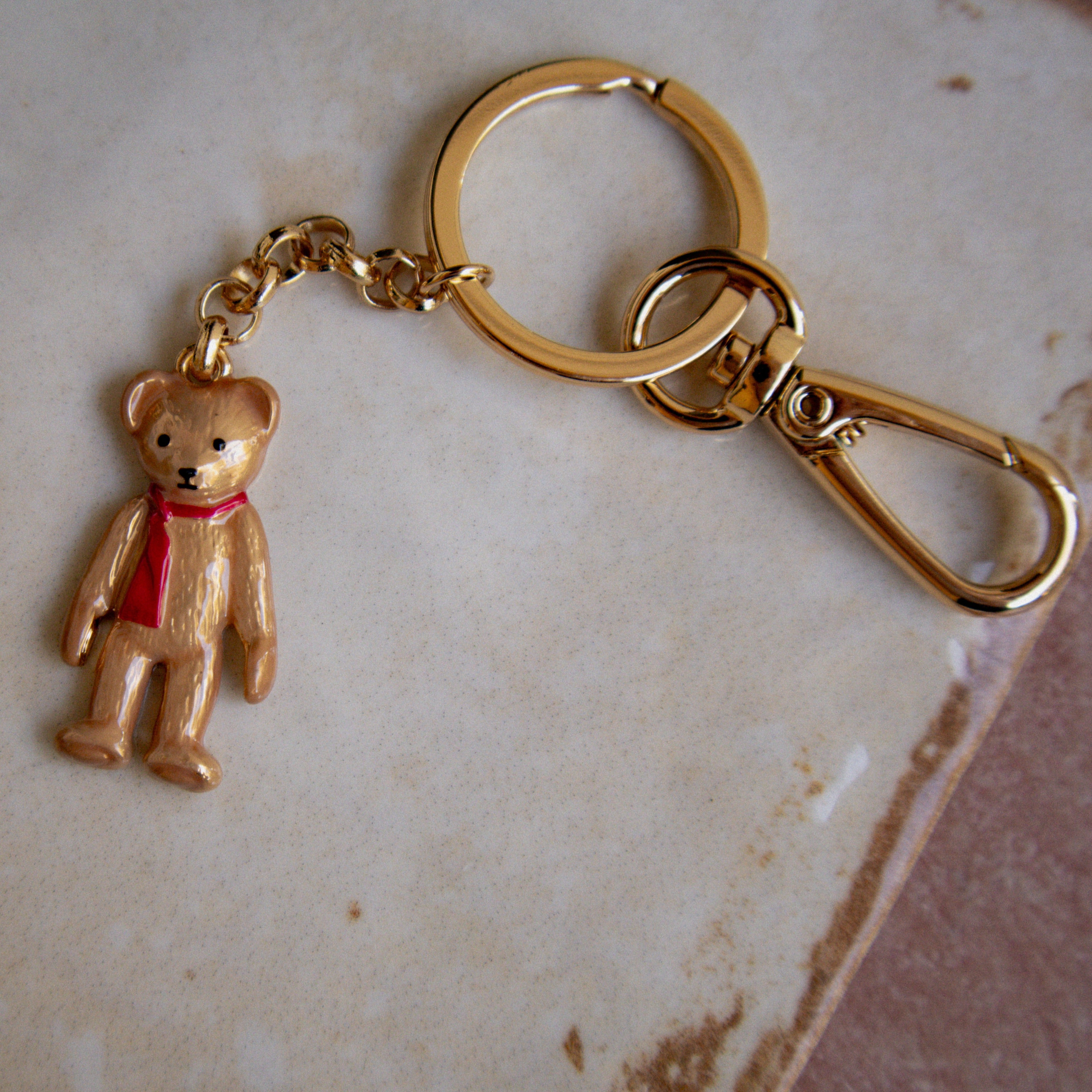 Emaille teddy sleutelhanger