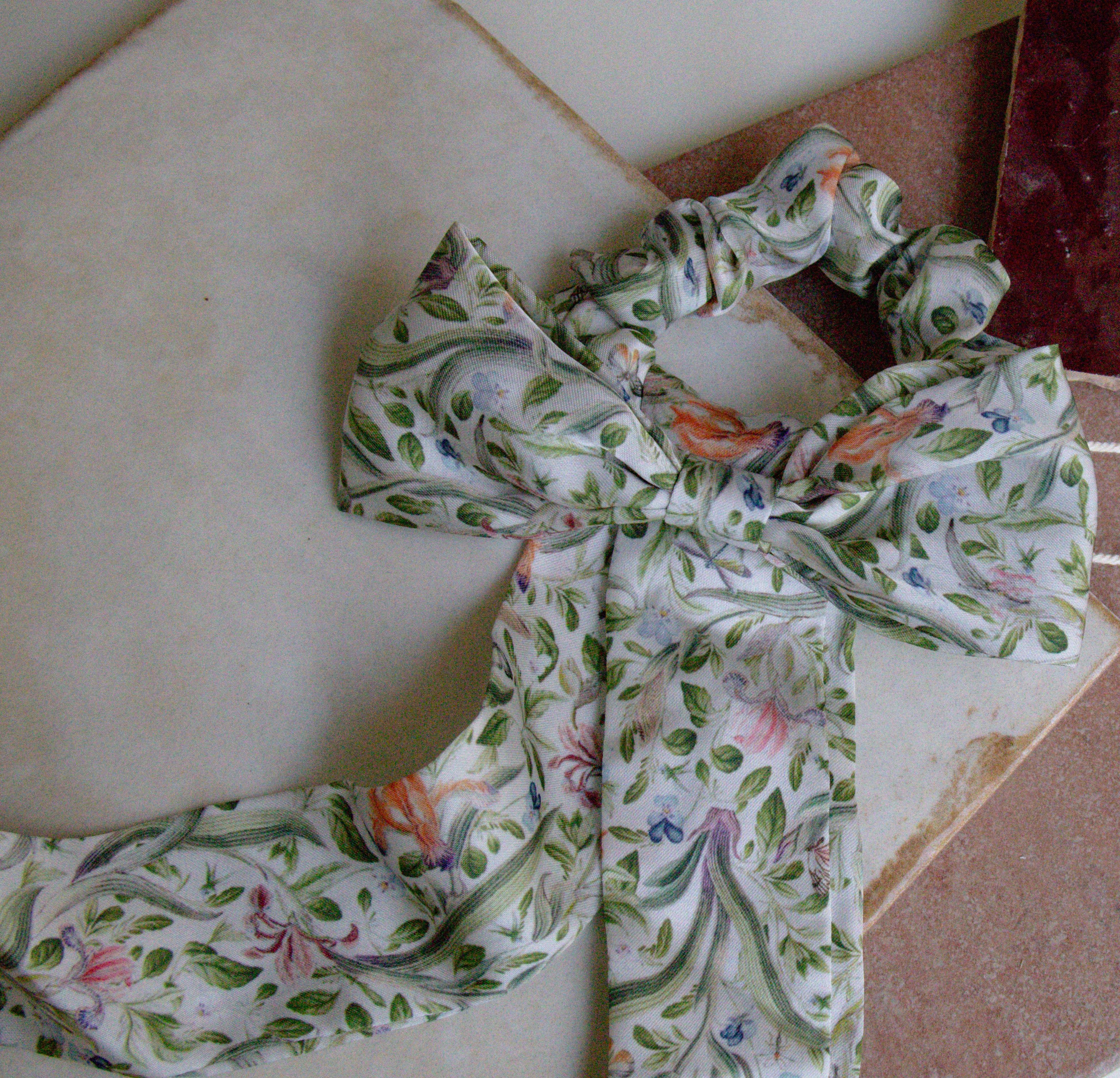 Iris Strik Scrunchie