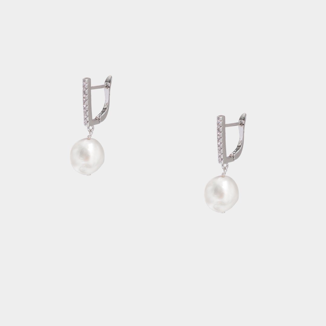 Ana Bar Earrings