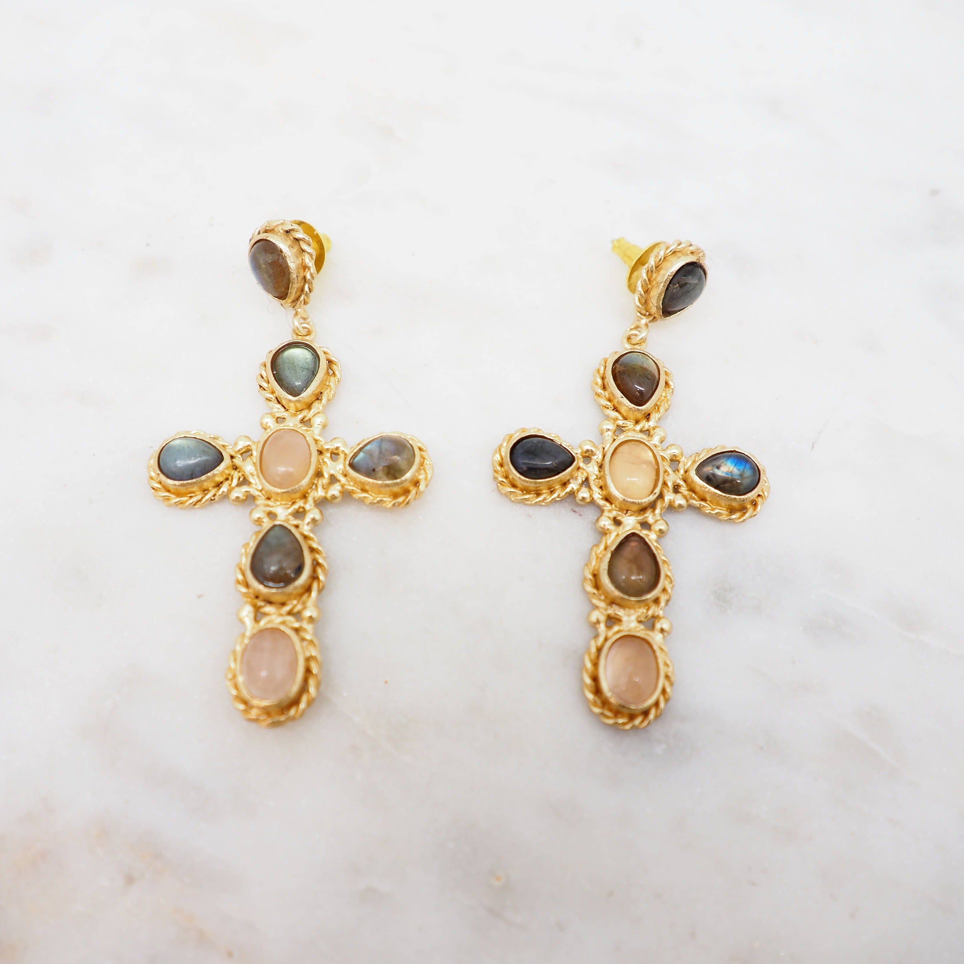 Boucles d'oreilles croix audacieuses